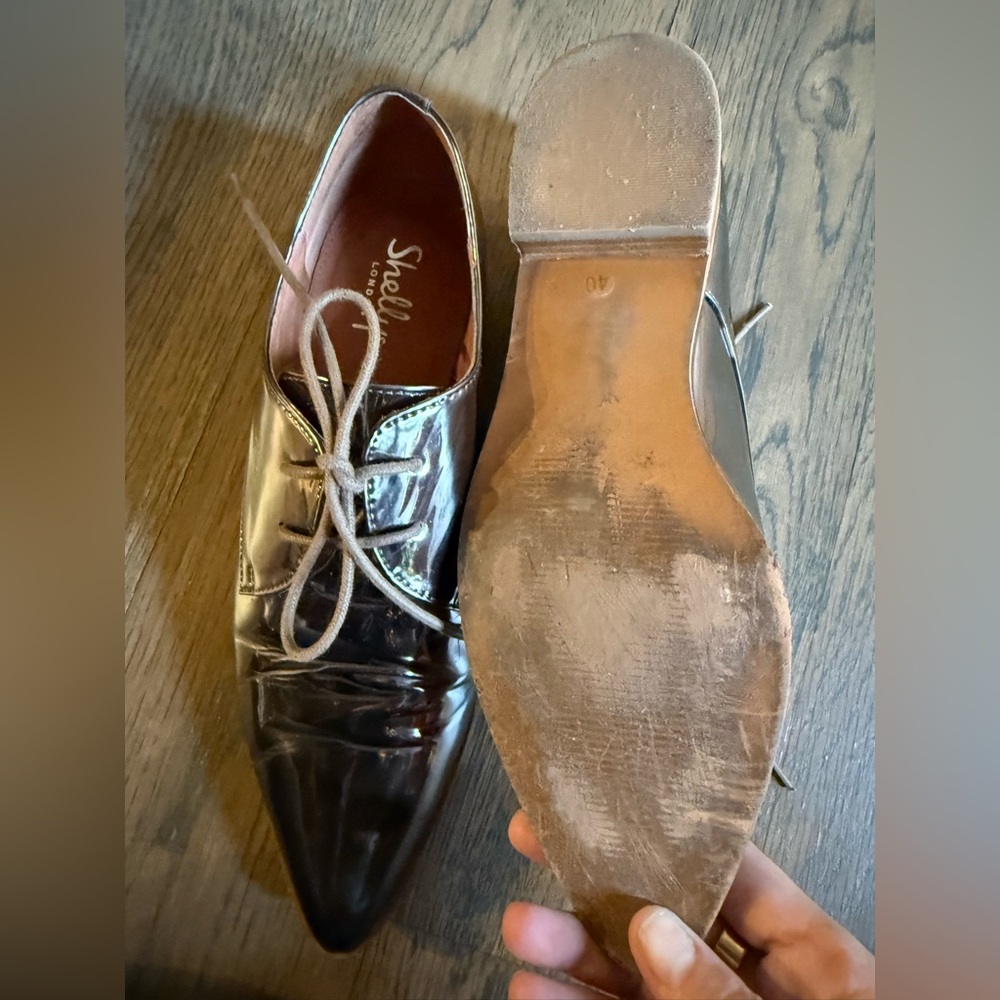 Shellys London lace-up oxford shoes in silver metallic. Size 9. - Picture 5 of 6